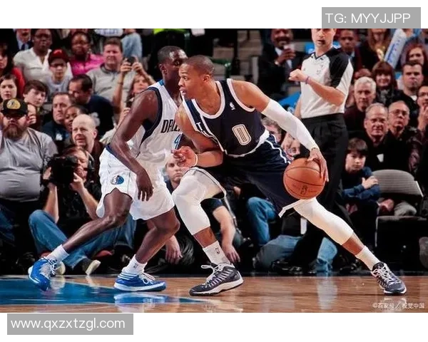 基德强调莱夫利在传球投篮与内线统治方面的全面表现