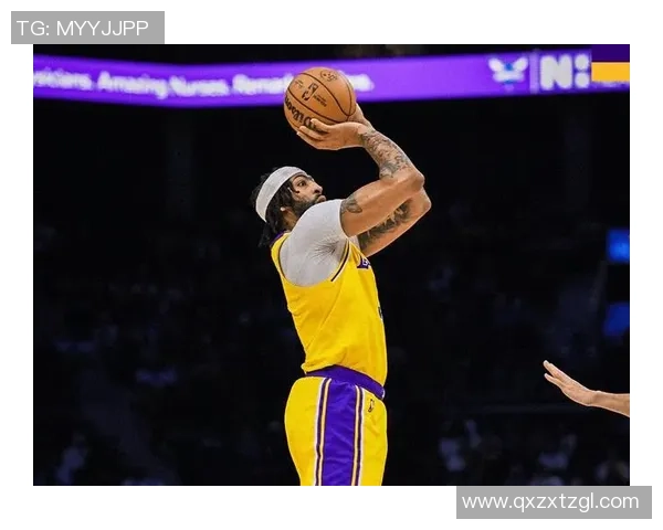 凯斯勒篮下反扣后底角三分命中展现全能技艺帮助球队领先